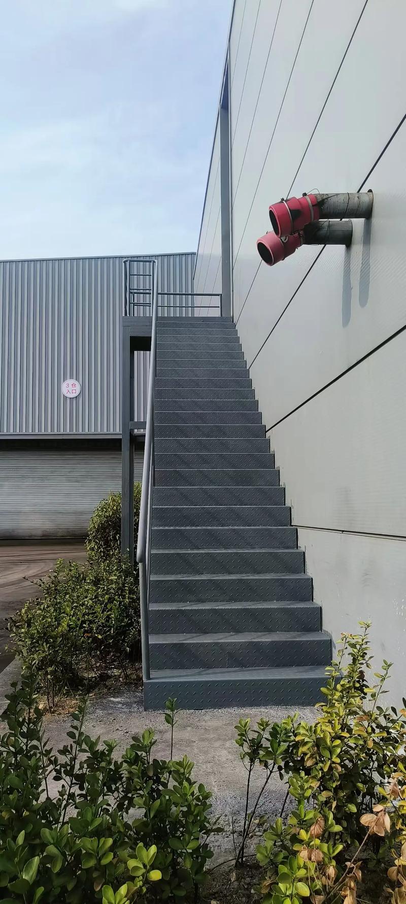 旋转楼梯价格解析：如何让家居设计更添韵味？